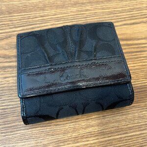 Coach Women's Signature Black Wallet - EUC
